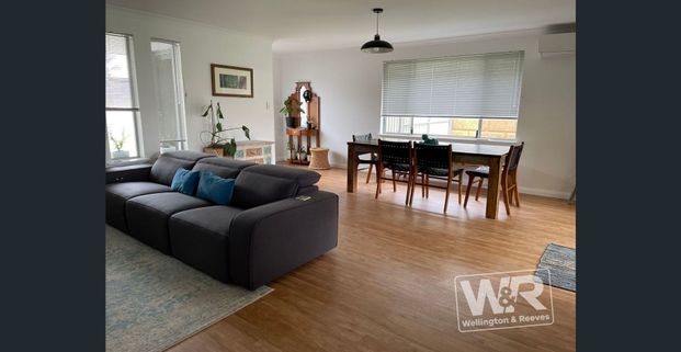 FANTASTIC 3-BEDROOM HOME IN QUIET CUL-DE-SAC - Photo 1