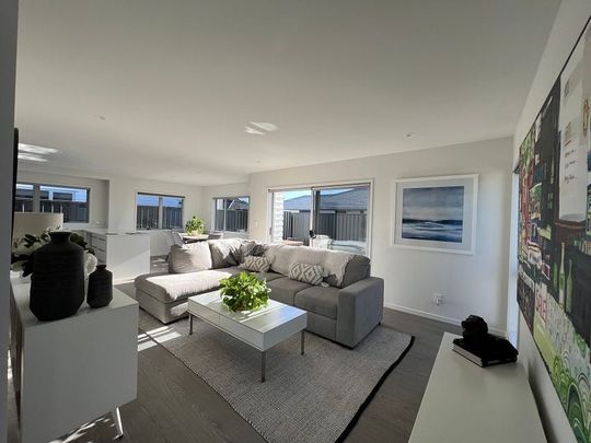 3 Bedroom, 2 Bathroom - New Build Townhouse - Photo 1