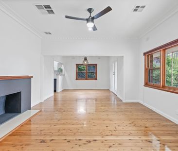 Newly Renovated Home In Sought After East Albury - Photo 5