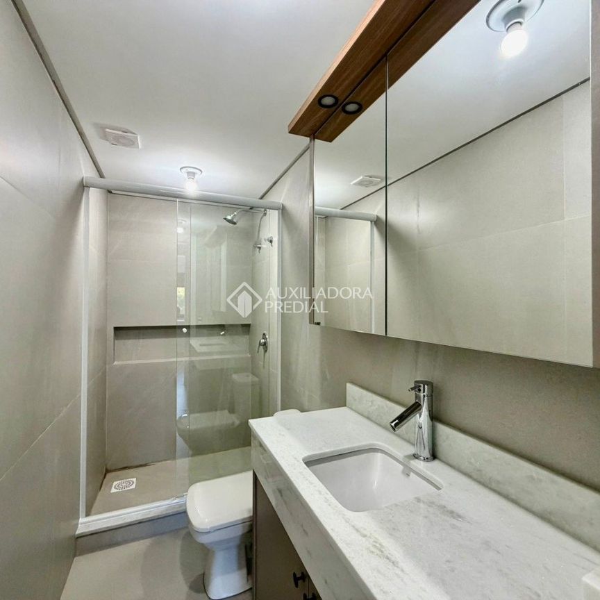 Apartamento com 2 quartos e 70m² para alugar em Lagoa da Conceição, Florianópolis. - Foto 1