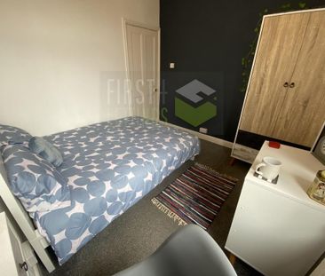 4 bedroom terraced house to rent - Photo 2