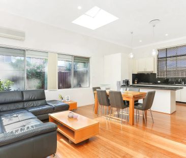 Available Now | Spacious family home near Strathfield Park - Photo 1