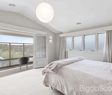 Double-Storey Luxury Living Near Lake Daylesford - Photo 6