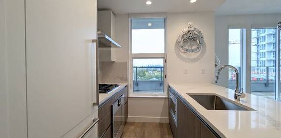 Oakridge Like-new 2 bed 2 bath 900sqft w/ 300 sf terrace - Photo 2