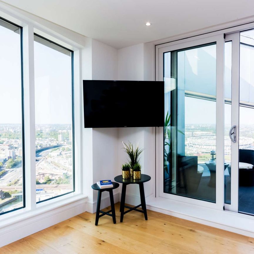 35th floor Penthouse with Gym, Parking & Terrace - Photo 2