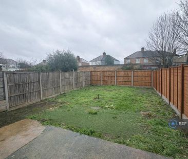 3 bedroom semi-detached house to rent - Photo 6