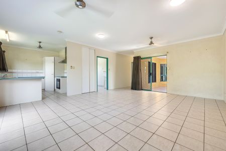 18 Kakadu Parade, - Photo 2