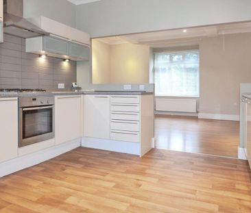 3 bedroom flat to rent - Photo 5