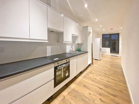 Victoria Road, Aldershot, Hampshire, GU11 - Photo 4