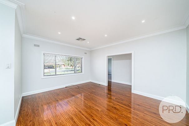 14 Inglis Street, Lake Albert NSW 2650 - Photo 1