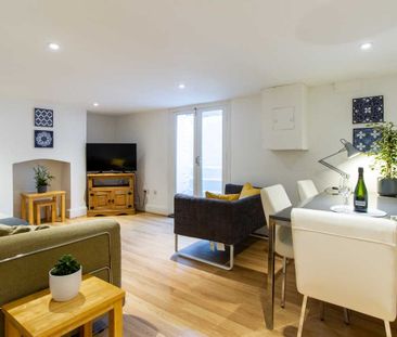 Room 3 - Photo 1