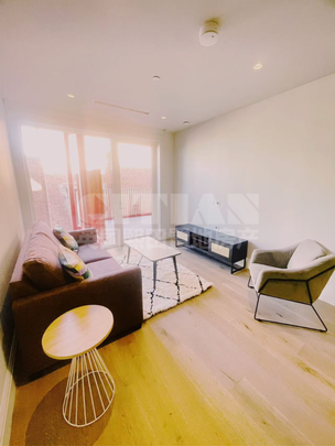 Artisi, Civic Avenue, Hammersmith, W6 - Photo 1