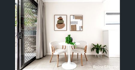 Charming Renovated Home in Marrickville - Photo 2