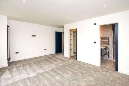 Stunning Five-Bedroom Gated Home with Contemporary Design and Exceptional Space. - Photo 4
