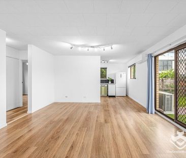 Premium Spacious 2-Bedroom home | Walking Distance to UQ & Ironside... - Photo 1