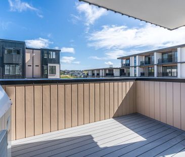 Modern Townhouse Close to the Beach - Photo 4