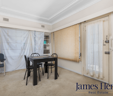 🏡 Four-Bedroom Brick Home in Peaceful Tarro 🌳 - Photo 2