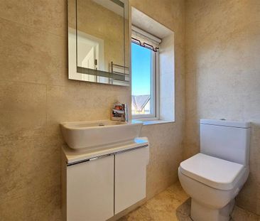 5 bedroom semi-detached house to rent - Photo 3