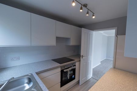2 bedroom flat to rent - Photo 5