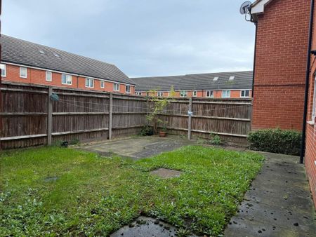 2 bedroom flat to rent - Photo 2