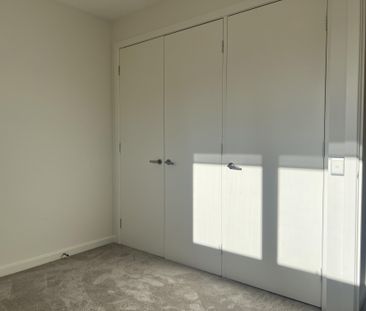 Executive Two Bedroom Kingston Apartment - Photo 4