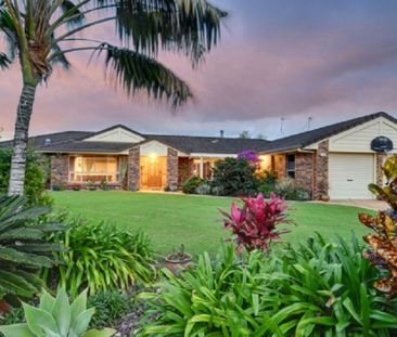 Spacious Waterfront Family Home in Maroochy Waters - Photo 5