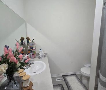 36 BAVENDEN CRESCENT - Photo 4