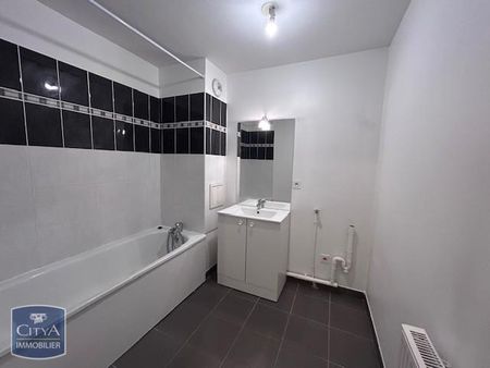 Location Appartement 2 pièces 51m² LOUVROIL 59720 - Photo 2