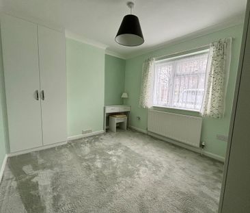 2 bedroom bungalow to rent Manor Road, BN15 - Photo 3