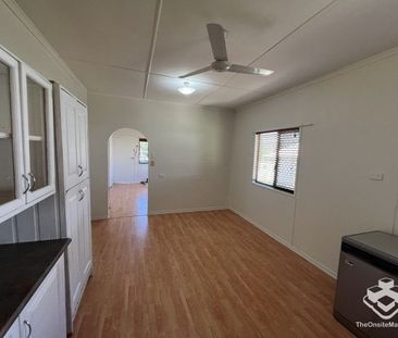 Homely 3 Bed Cottage with Big Yard in ideal Ipswich location. - Photo 1