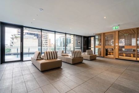 “Luxury CBD Living with Harbour Views and Resort-Style Facilities” - Photo 2