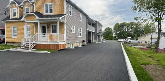 Beau 5 1/2 - Photo 2