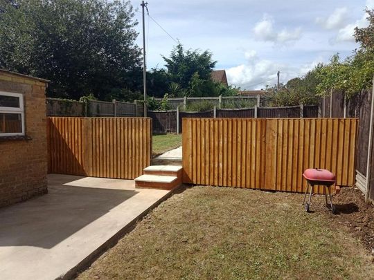3 bedroom end of terrace house to rent - Photo 1