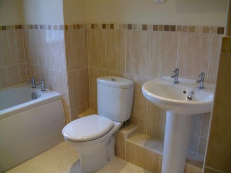 2 bedroom apartment to rent - Photo 2