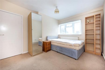 3 bedroom flat to rent - Photo 4