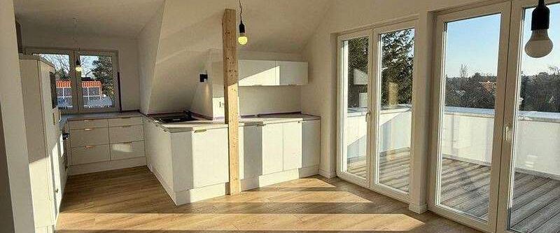 Erstbezug- sonnige Dachgeschosswohnung mit großzügiger Dachterrasse im Märchenviertel Köpenick - Photo 1