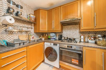 2 bedroom flat to rent - Photo 3