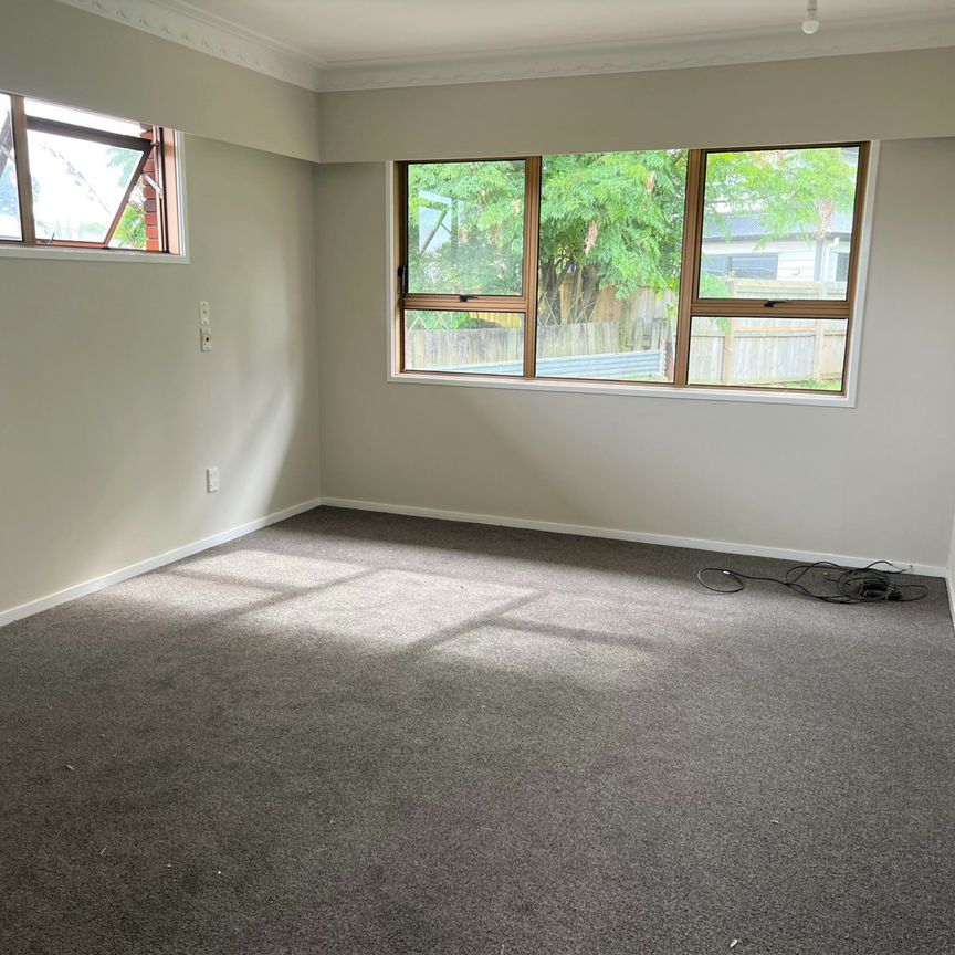4 Bedroom - Buckland Road, Mangere East - Photo 1