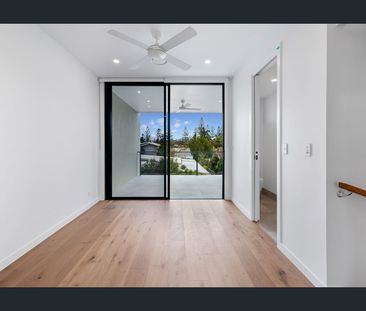 Luxury Townhouse - Photo 1