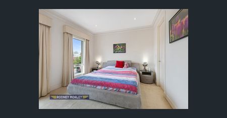 Contemporary Four-Bedroom Residence with Exceptional Storage and Lifestyle Appeal - Photo 5