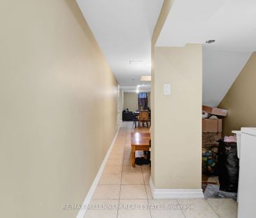 Townhouse For Lease | N8146360 - Photo 4