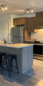 4 1/2 à louer Charlemagne 1er déc - Photo 3