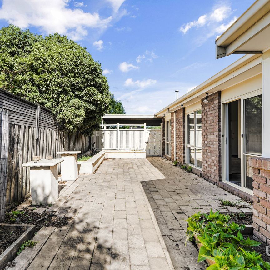 4 Mirambeek Road, Hoppers Crossing - Photo 1