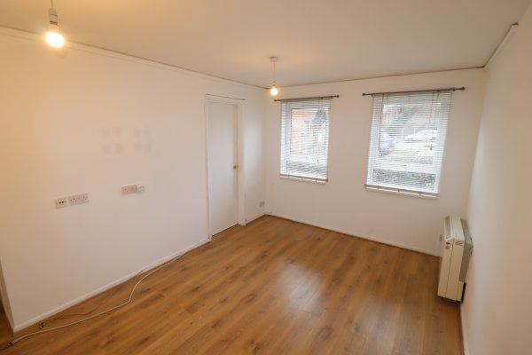 Heideck Gardens, Thriftwood, Property for rent - Photo 1