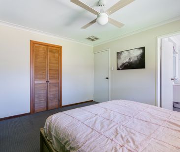 11 Spinnaker Close - Photo 1