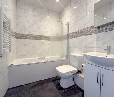 High Street, Enfield - Photo 2