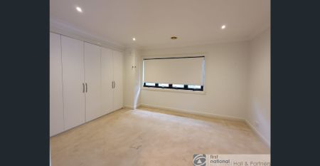 Spacious Townhouse - Photo 5