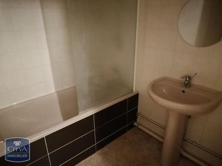 Location Appartement 4 pièces 71m² BOURGES 18000 - Photo 2