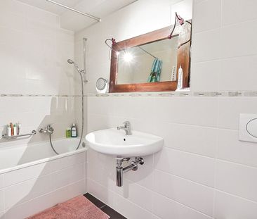 Rare! 4.5-room apartment (+1) garden level - Photo 3