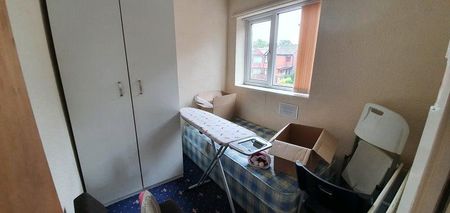 3 bedroom semi-detached house to rent - Photo 3